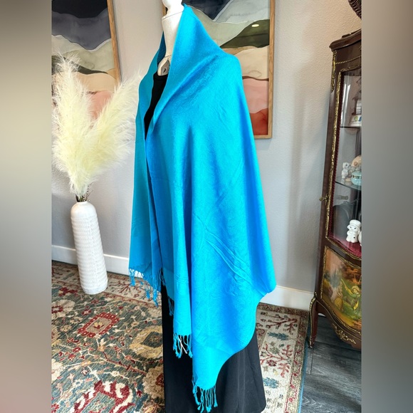 Artisan Nepal Blue Printed Pashmina Scarf - Picture 4 of 7